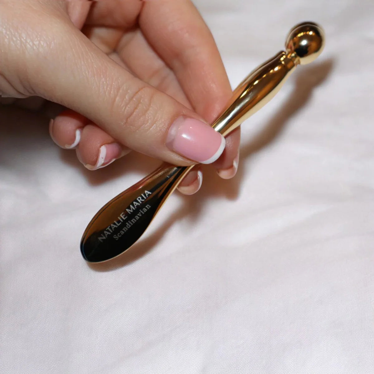 Natalie maria scandinavian - Applicator mini gua sha roll