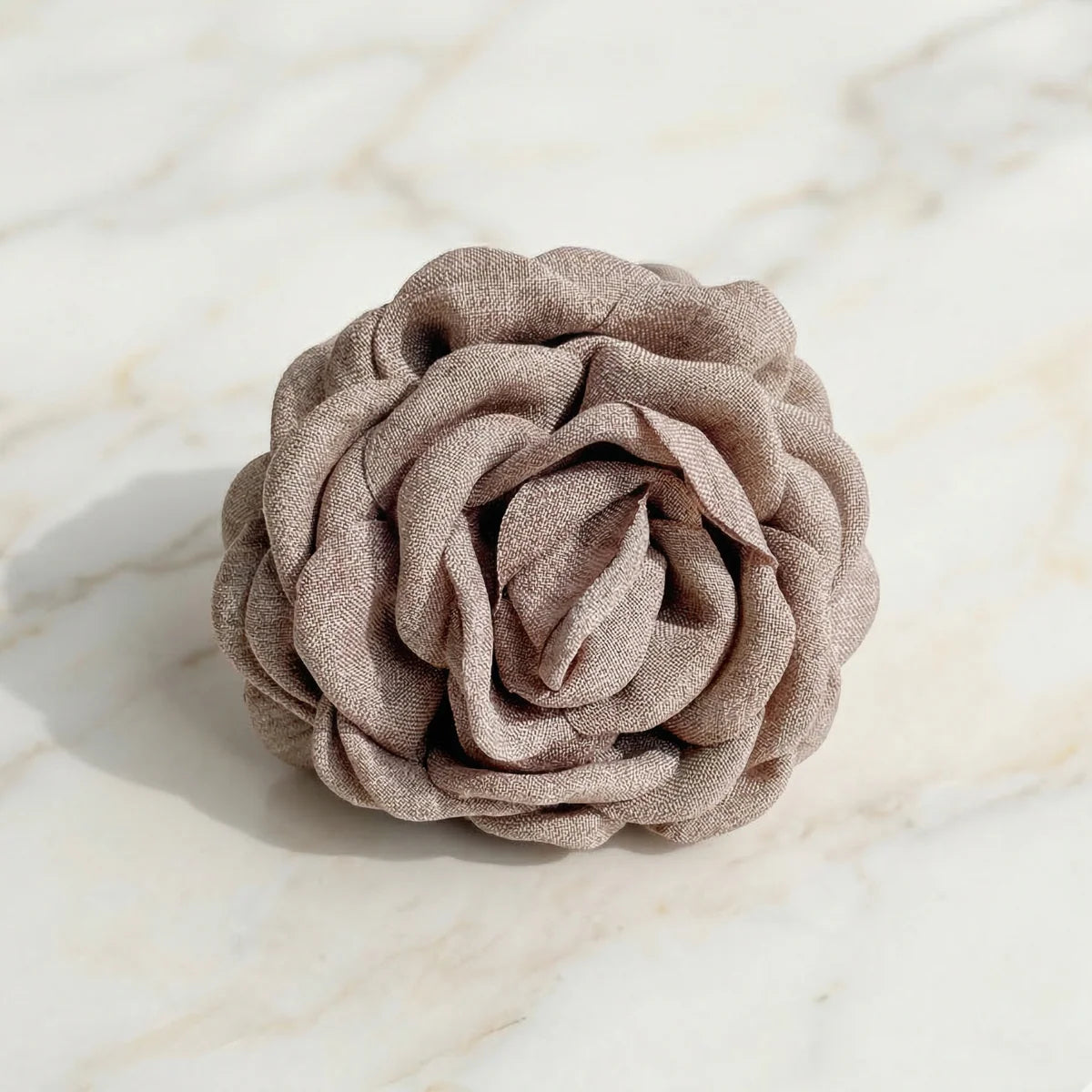 NAMISO - Hana Rose - hårklemme - Taupe (9 cm)