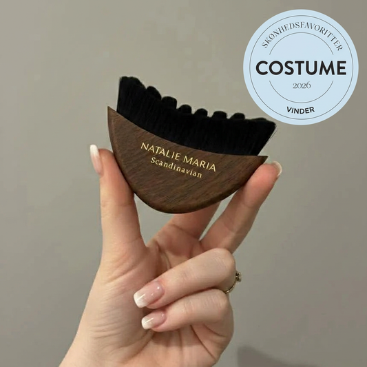 Natalie Maria Scandinavian | THE ORIGINAL | Depuff Face brush i valnød