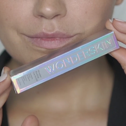 Wonder Blading 3-in-1 Lip Scrub - 3 g